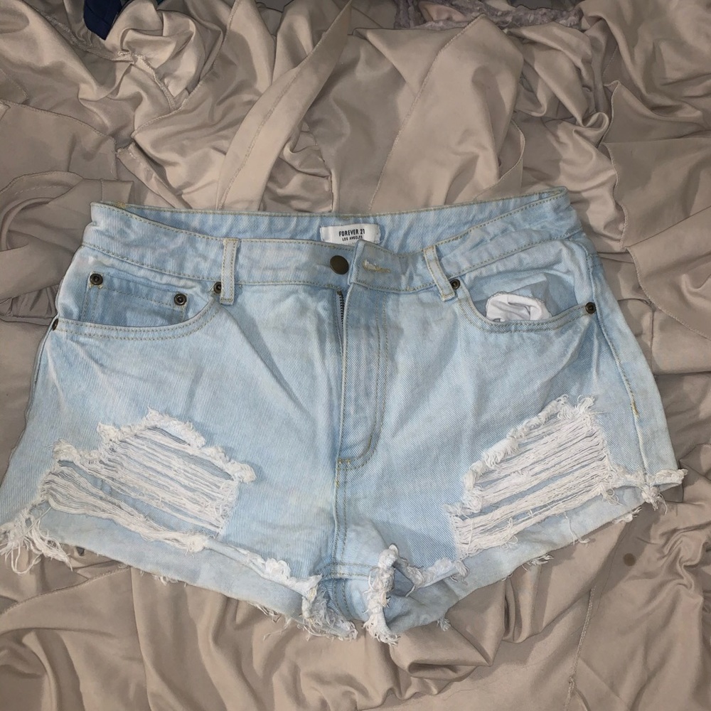 Light wash ripped denim shorts